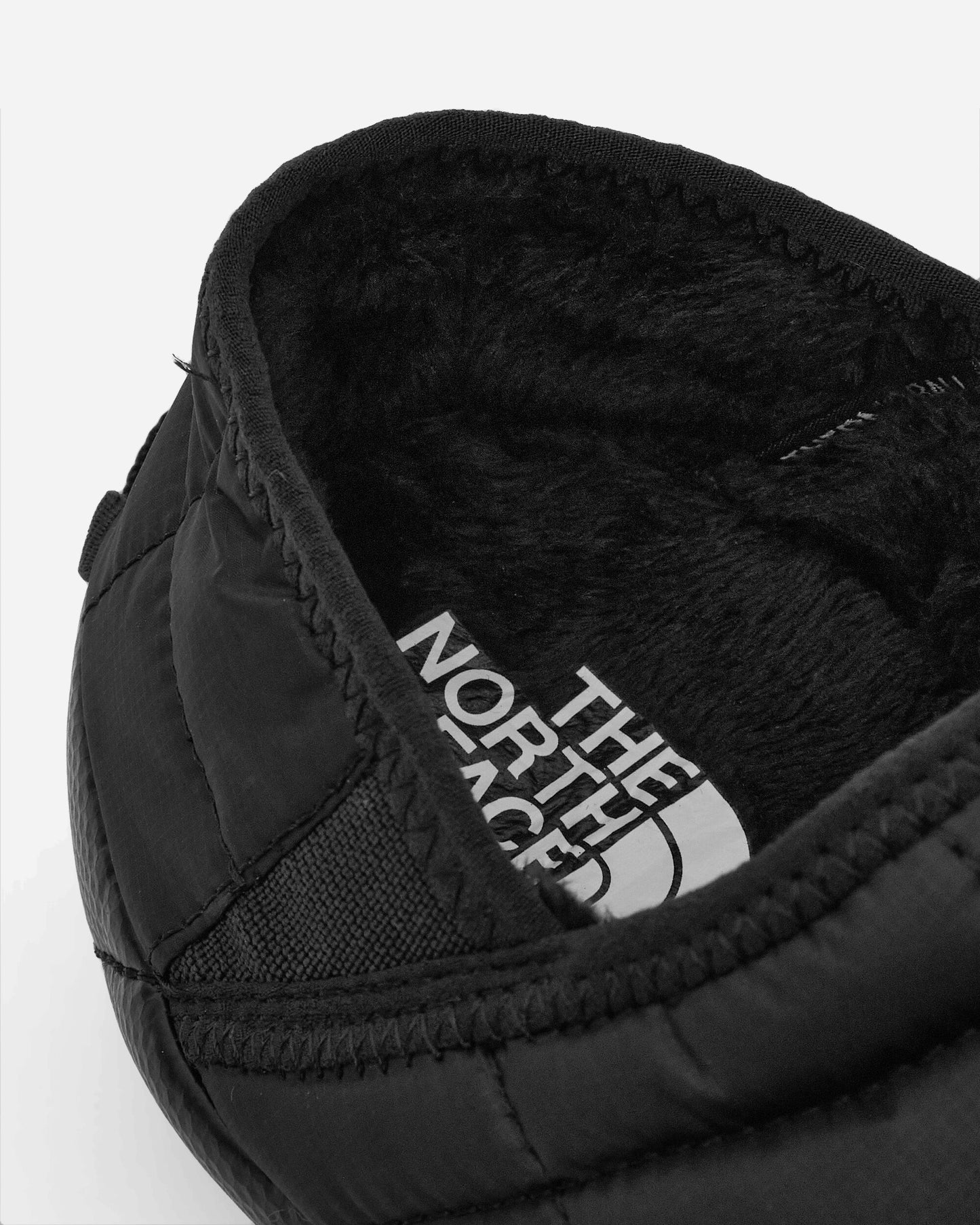 The North Face Wmns Women’S Thermoballtm Traction Mule V Tnf Black/Tnf Black Sandals and Slides Sandals and Mules NF0A3V1H KX71 