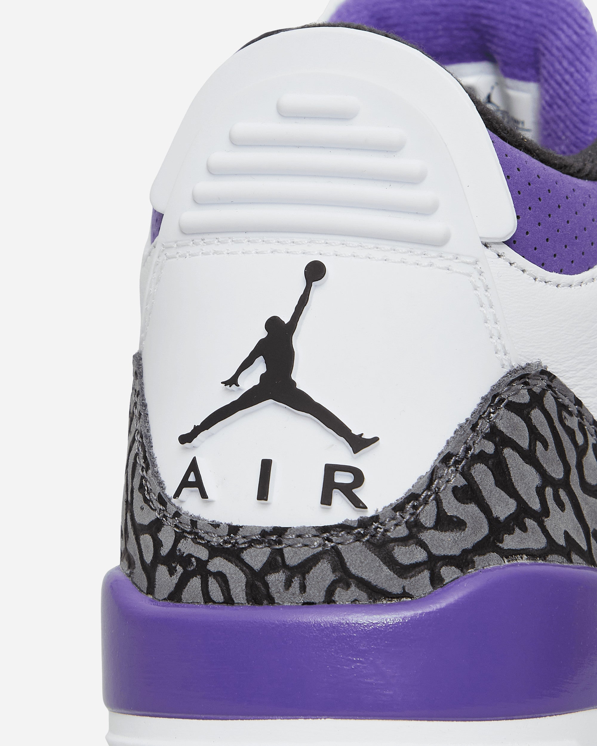 Nike Jordan Air Jordan 3 Retro White/Black Sneakers Mid CT8532-105